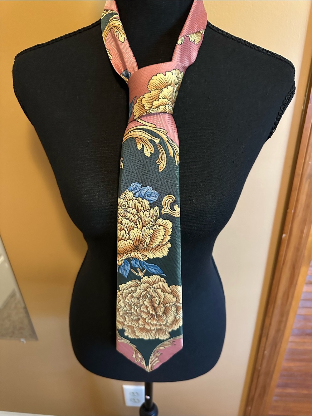 Floral Pattern Italian made silk Necktie in Green, Gold and Rose